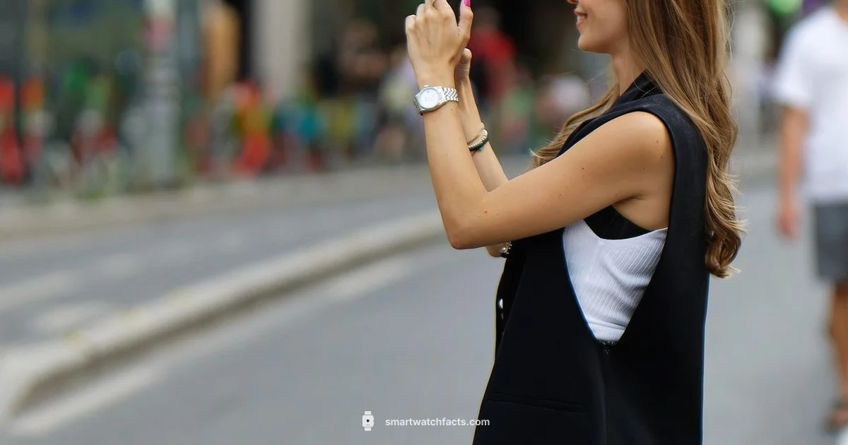 Smartwatch on Wrist Smartwatch on Wrist - Smartwatch Facts