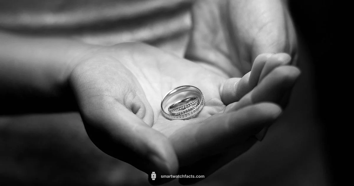 Ring vs Watch Comparison Ring vs Watch Comparison - Smartwatch Facts